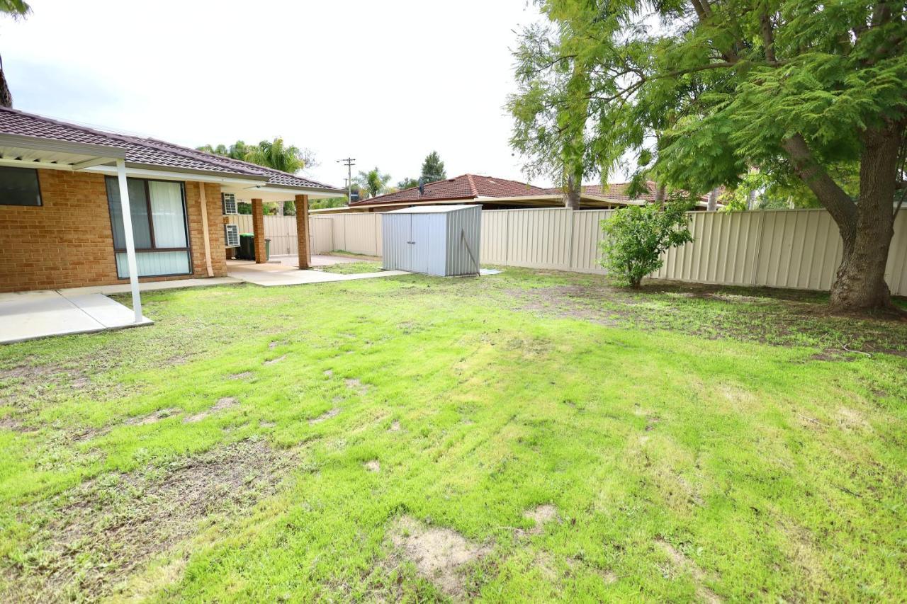 26 Simple Family Mirrabooka Sleeps 5 * Perth