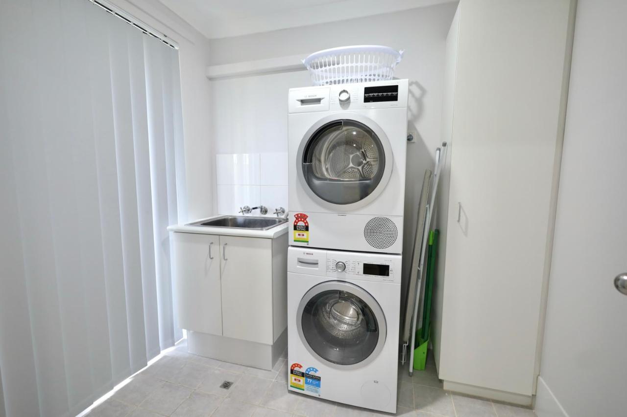 26 Simple Family Mirrabooka Sleeps 5 *