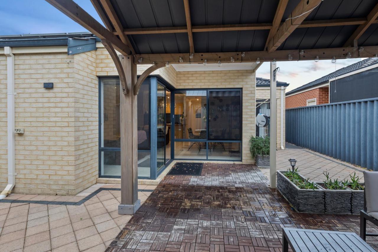 13 Family In Morley Sleeps 8 Comfortably Holiday home Perth
