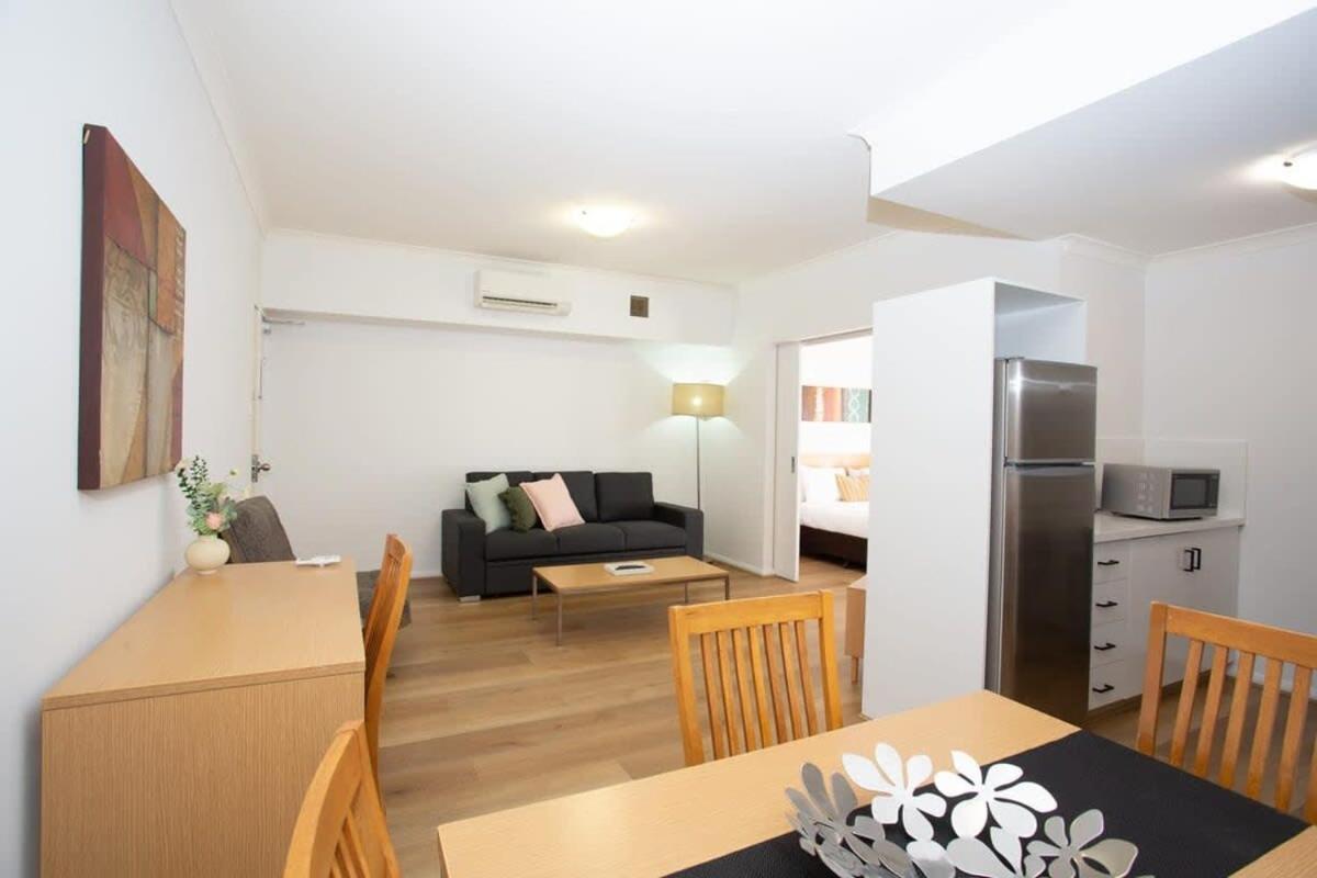 With Pool And Wifi * Perth