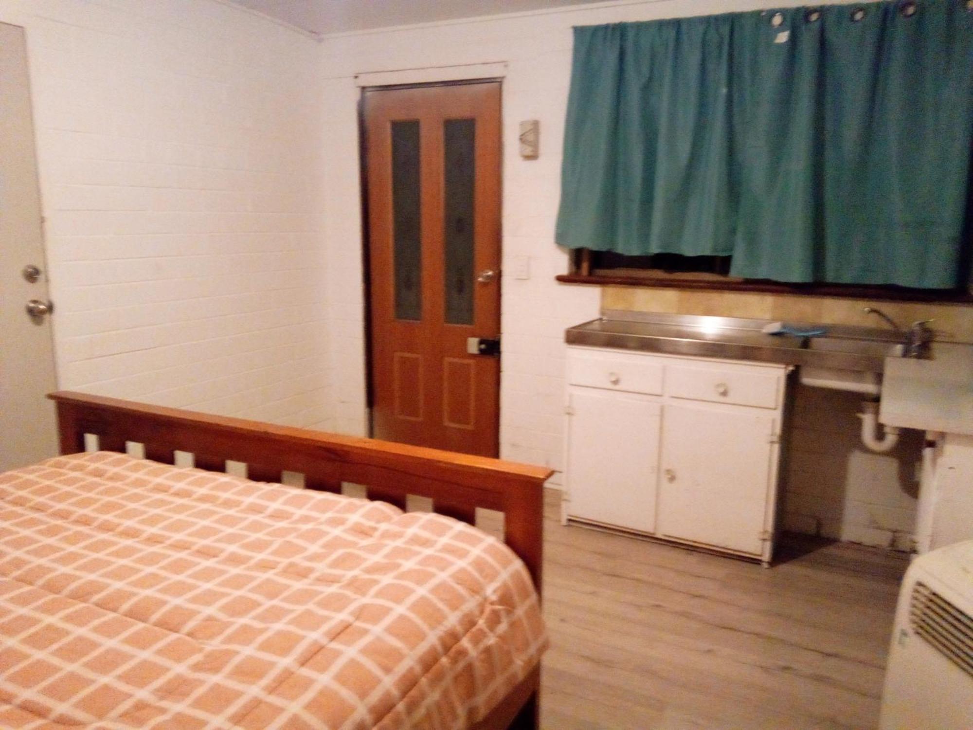 Guest house Upon Kenwick Station