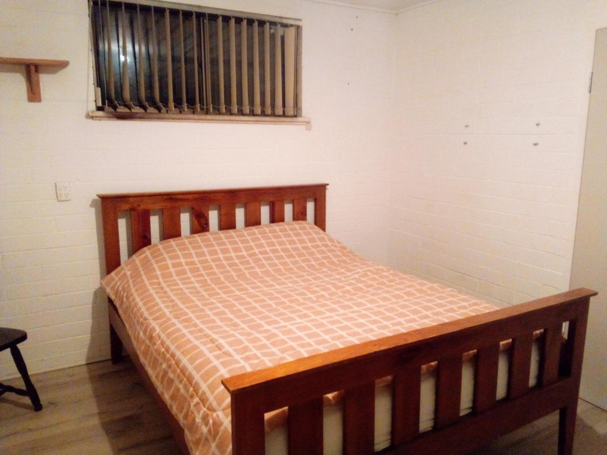 Upon Kenwick Station Guest house *