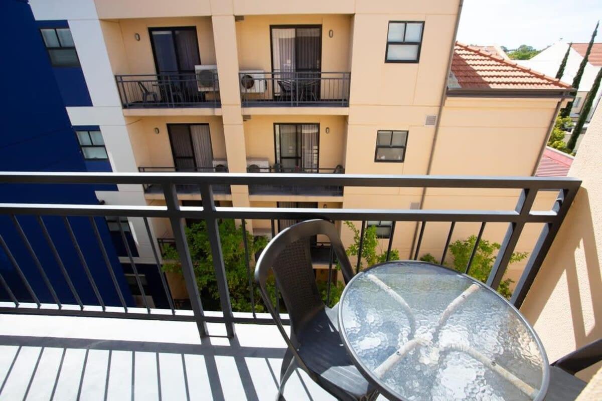 With Pool And Wifi * Perth
