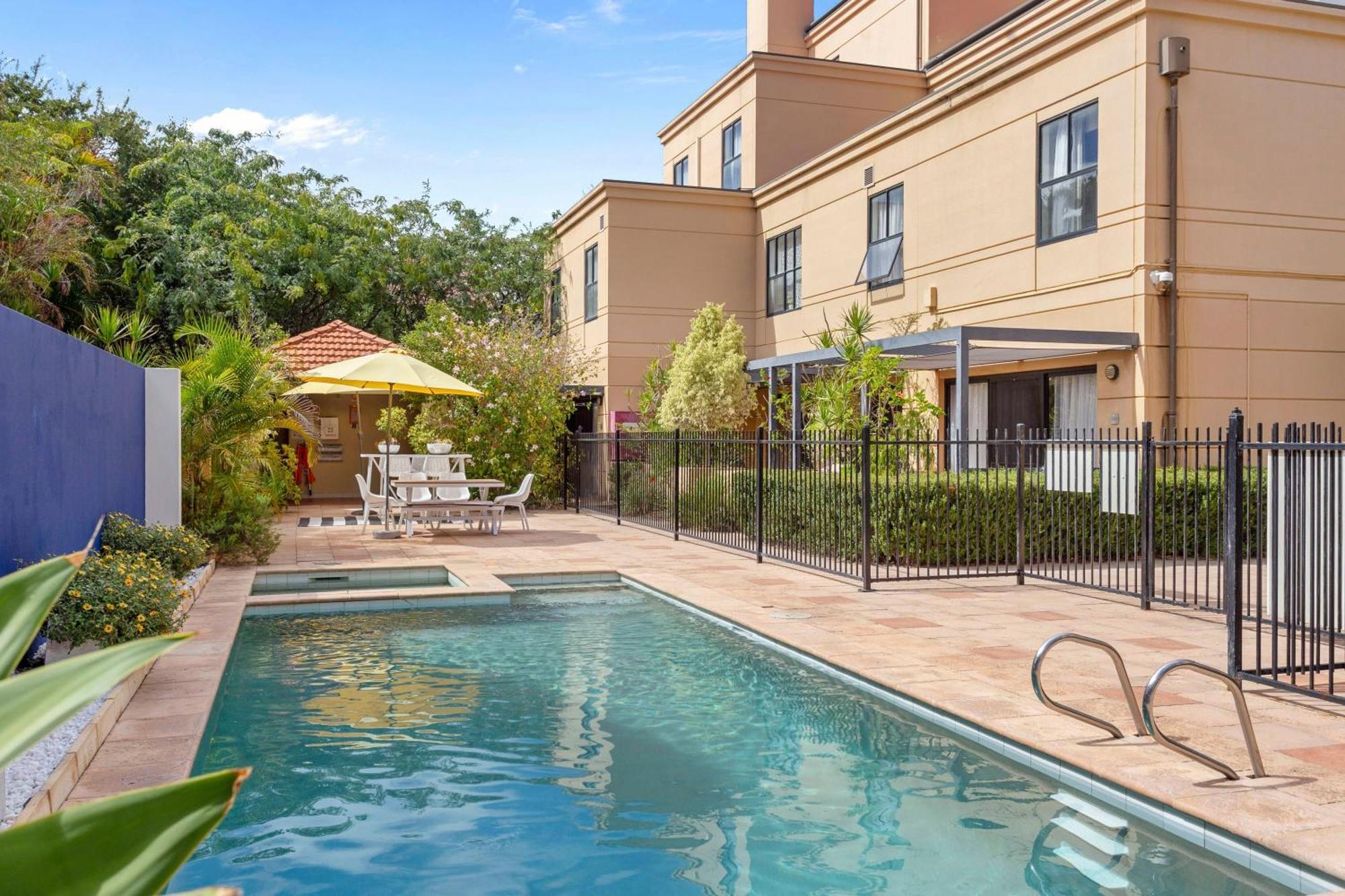 Apartment 2bdr 1bth - Street Magic Perth