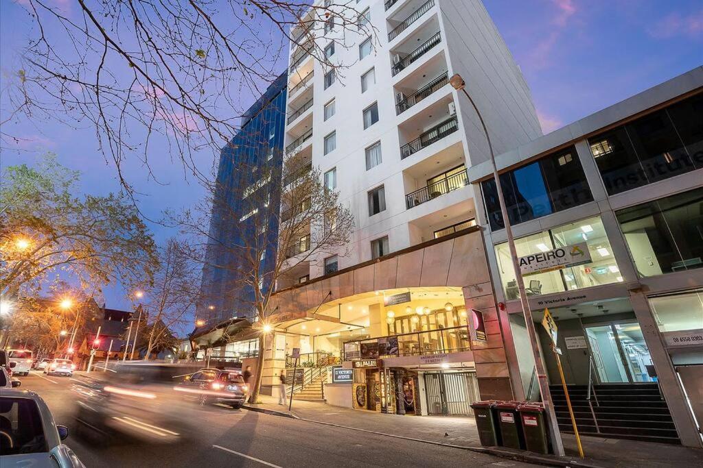 A Oasis - Full With Balcony Perth