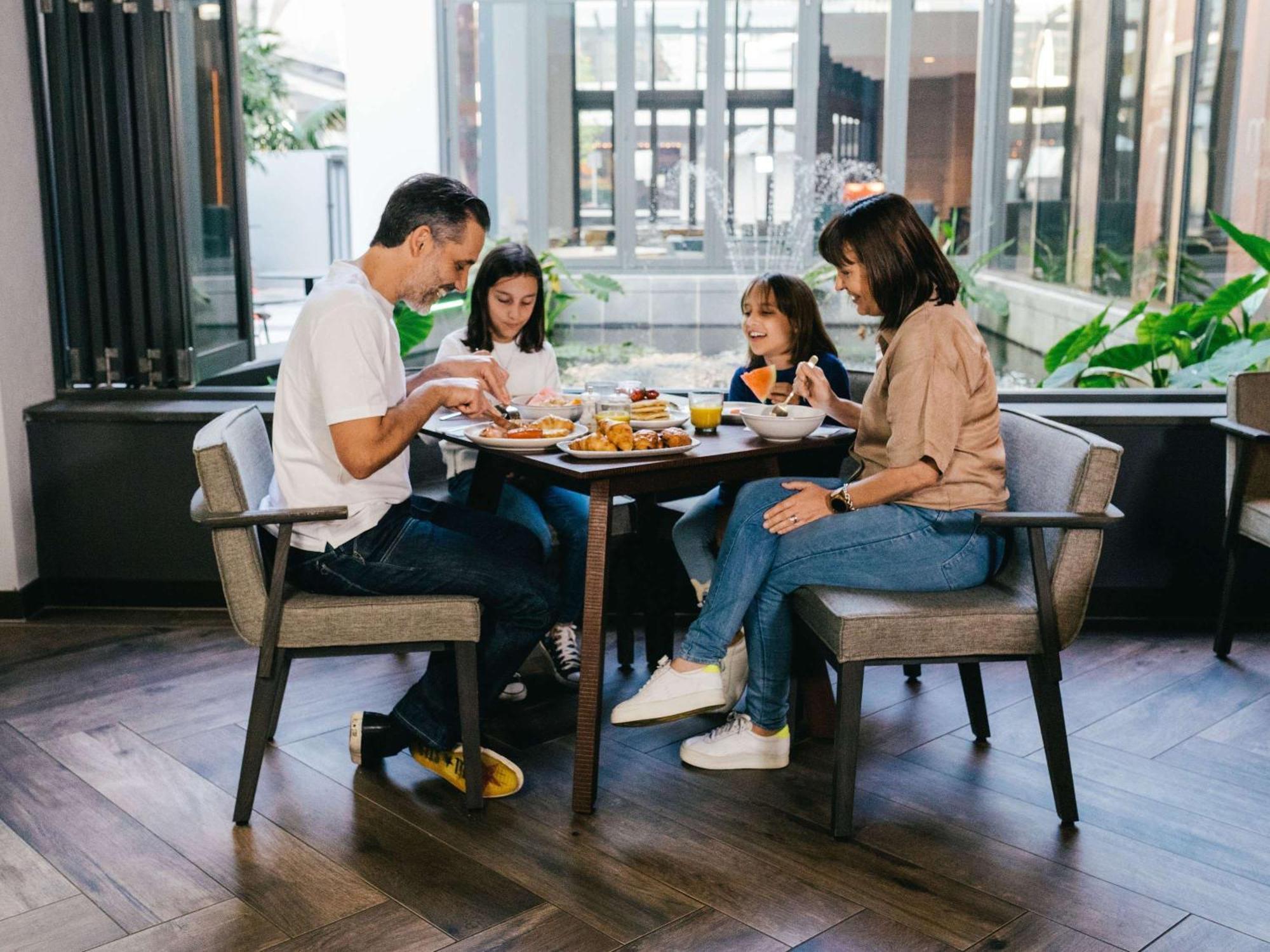 Novotel Murray Street Hotel 4*