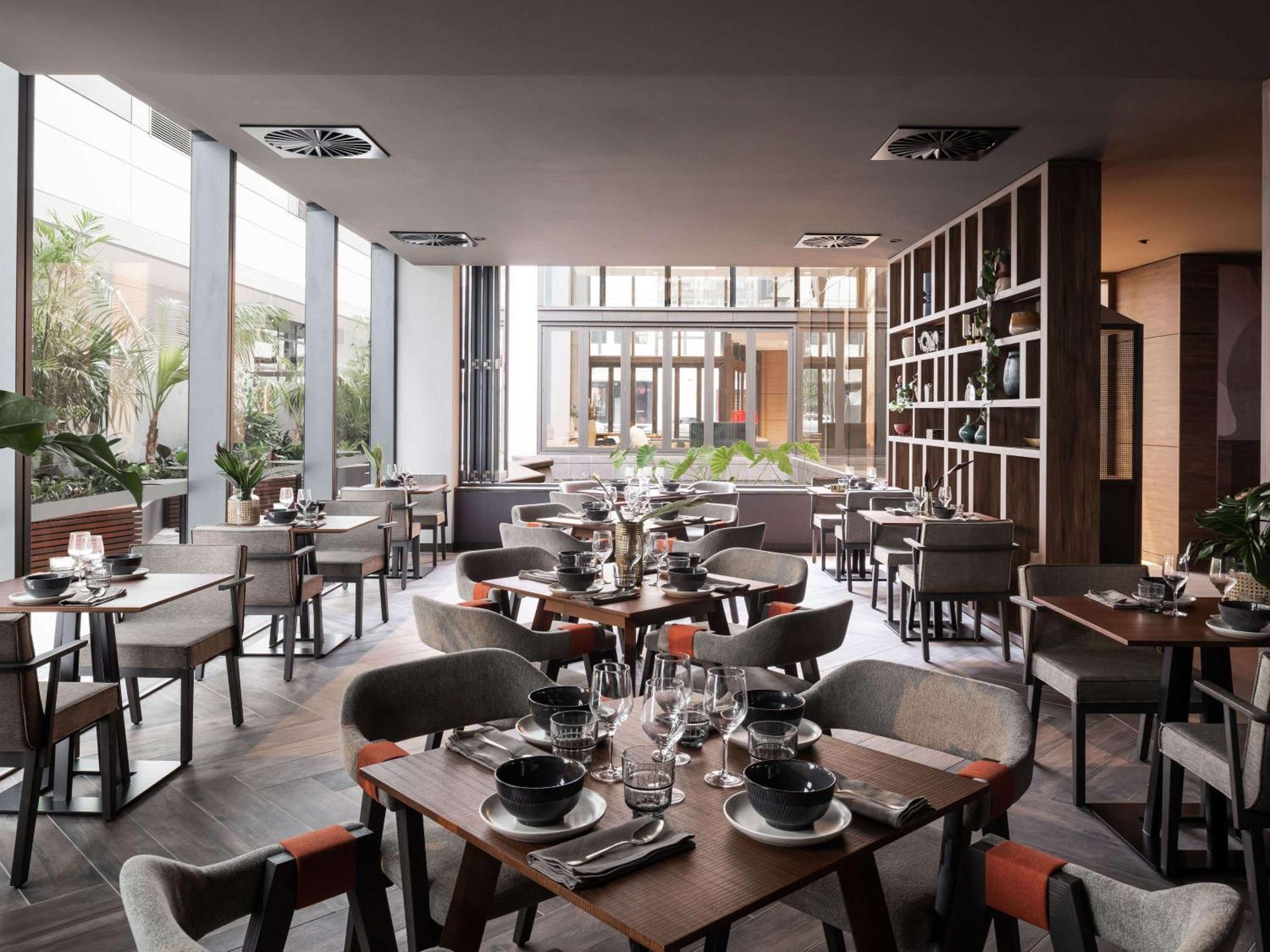 Novotel Murray Street 4*