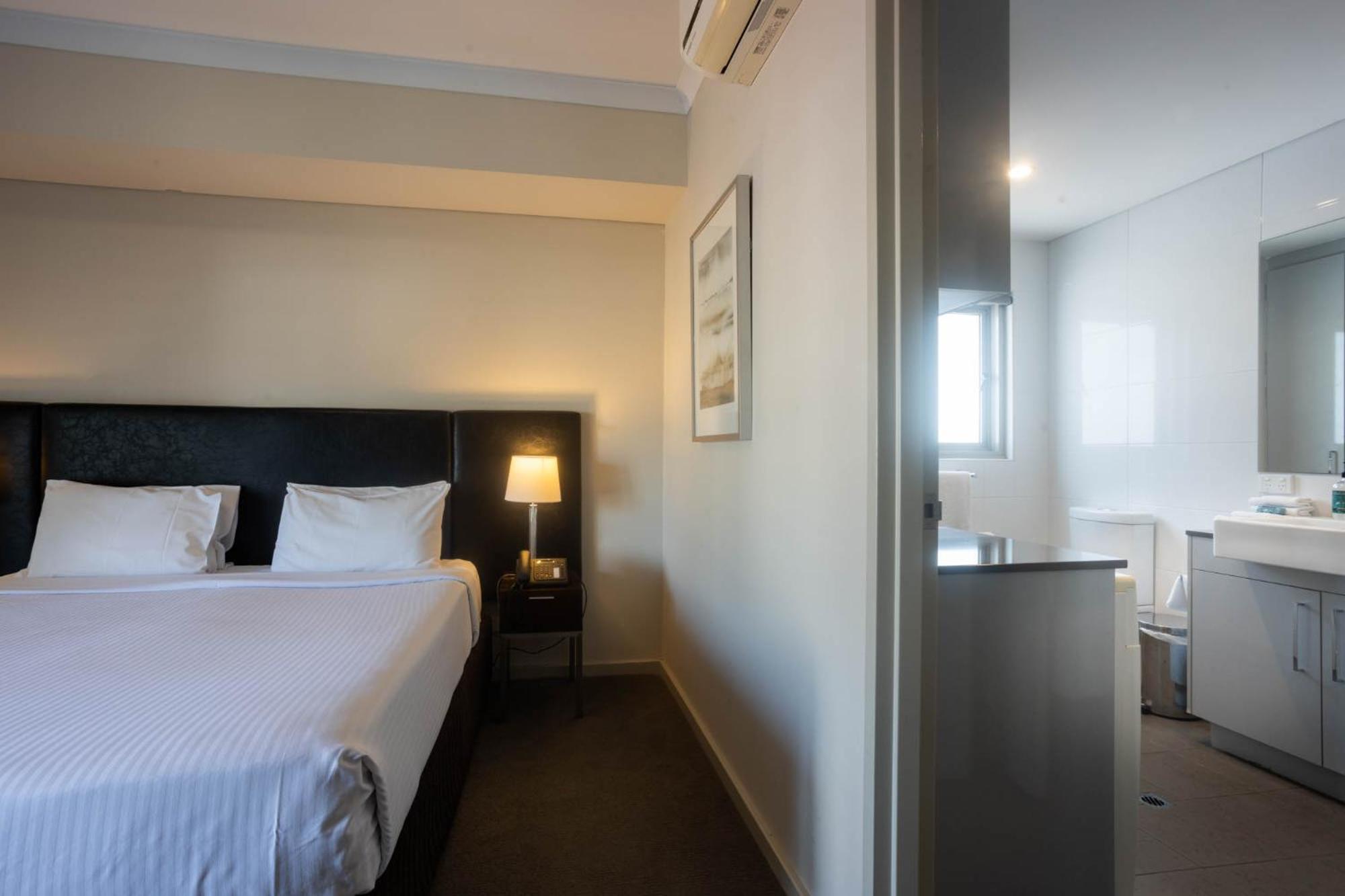 Aparthotel Baileys Serviced 4*