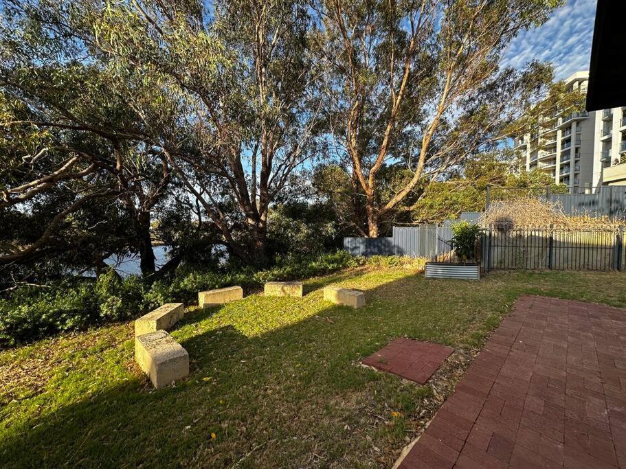 Riversong * Perth