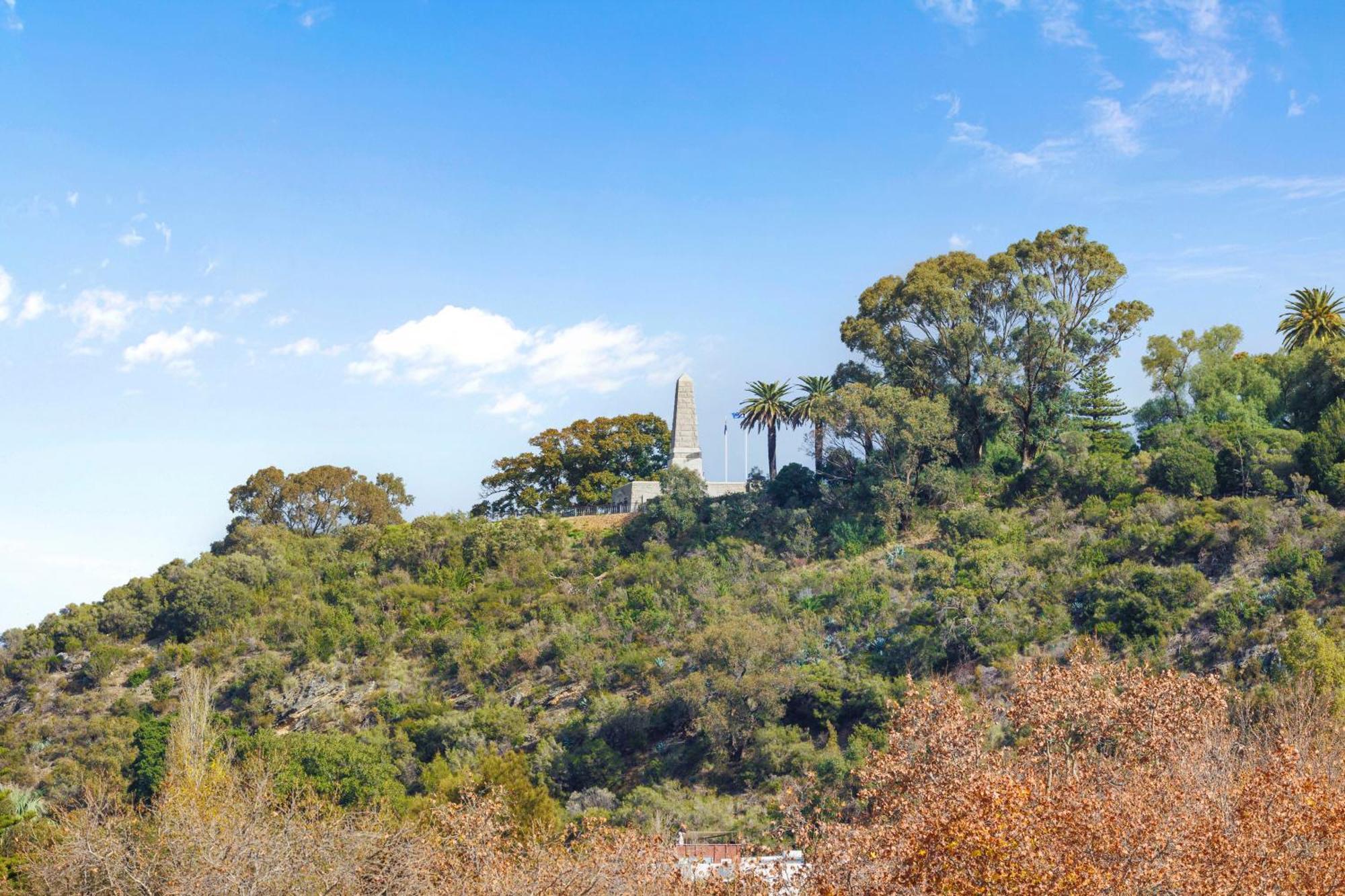 1br View Gem On Mounts Bay Road * Perth