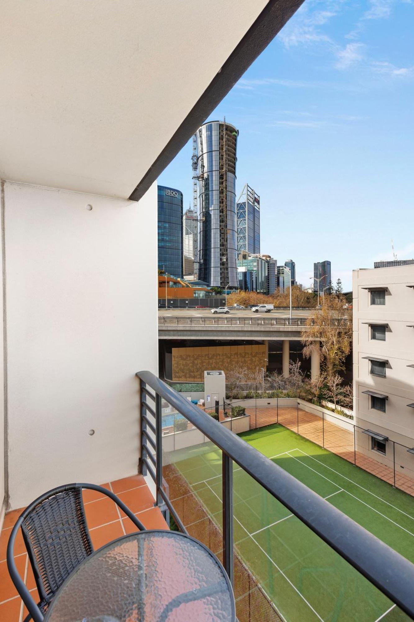 1br View Gem On Mounts Bay Road Apartment Perth