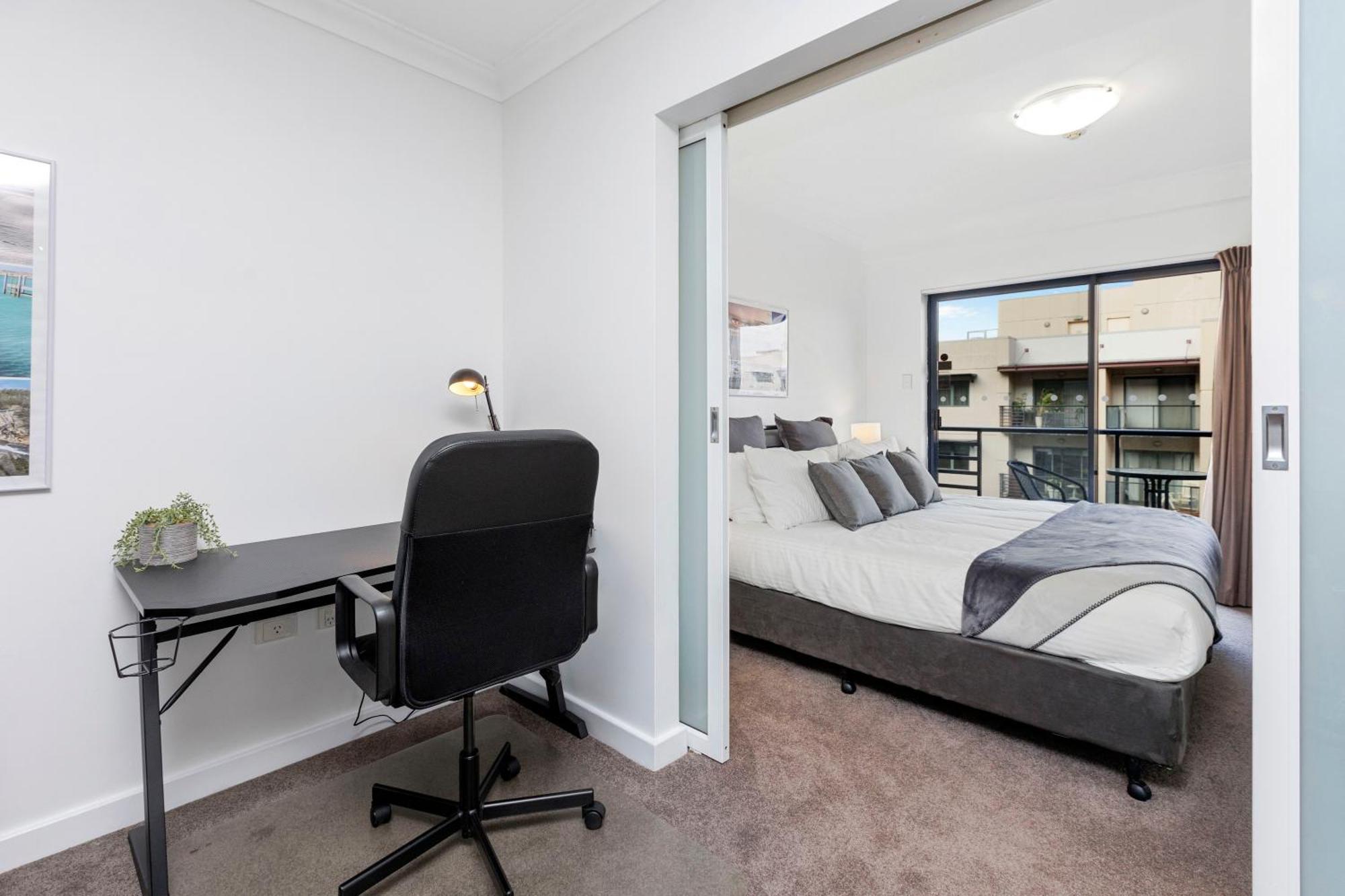 1br View Gem On Mounts Bay Road Apartment
