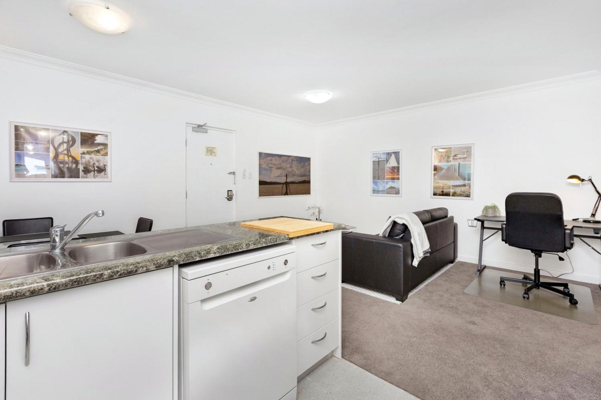 1br View Gem On Mounts Bay Road Apartment *