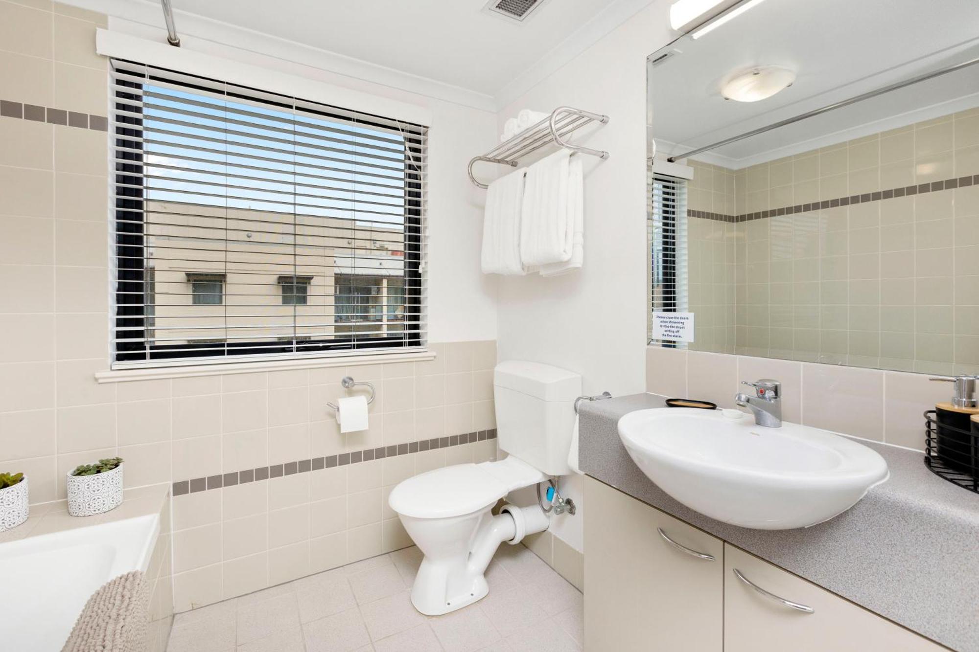 Apartment 1br View Gem On Mounts Bay Road Perth