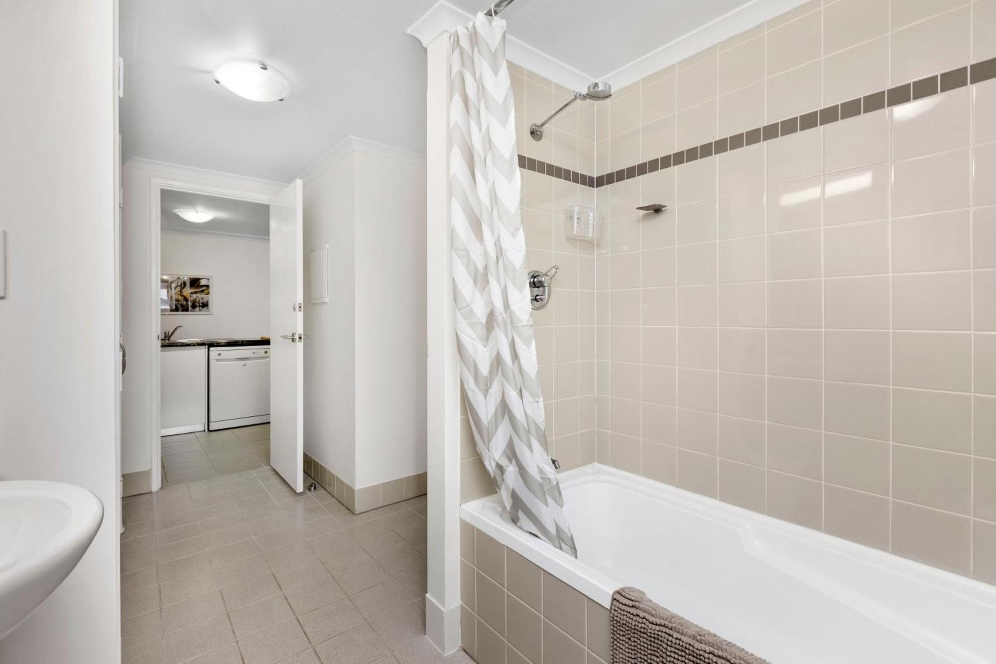 1br View Gem On Mounts Bay Road * Perth