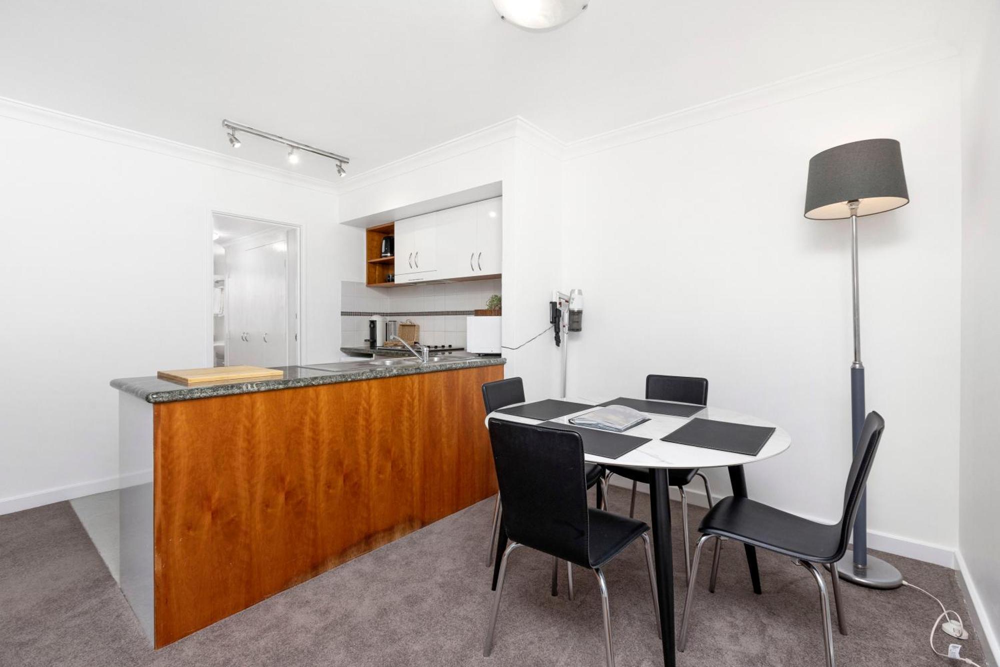 1br View Gem On Mounts Bay Road Perth