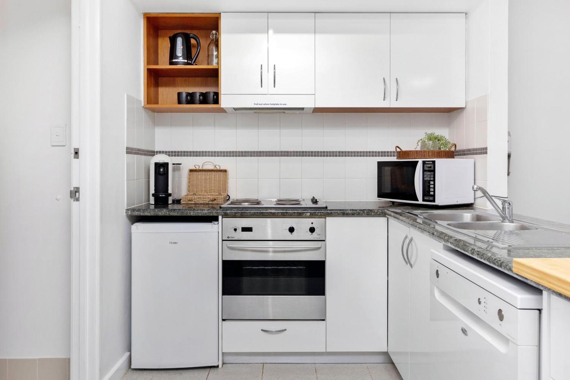 1br View Gem On Mounts Bay Road Perth