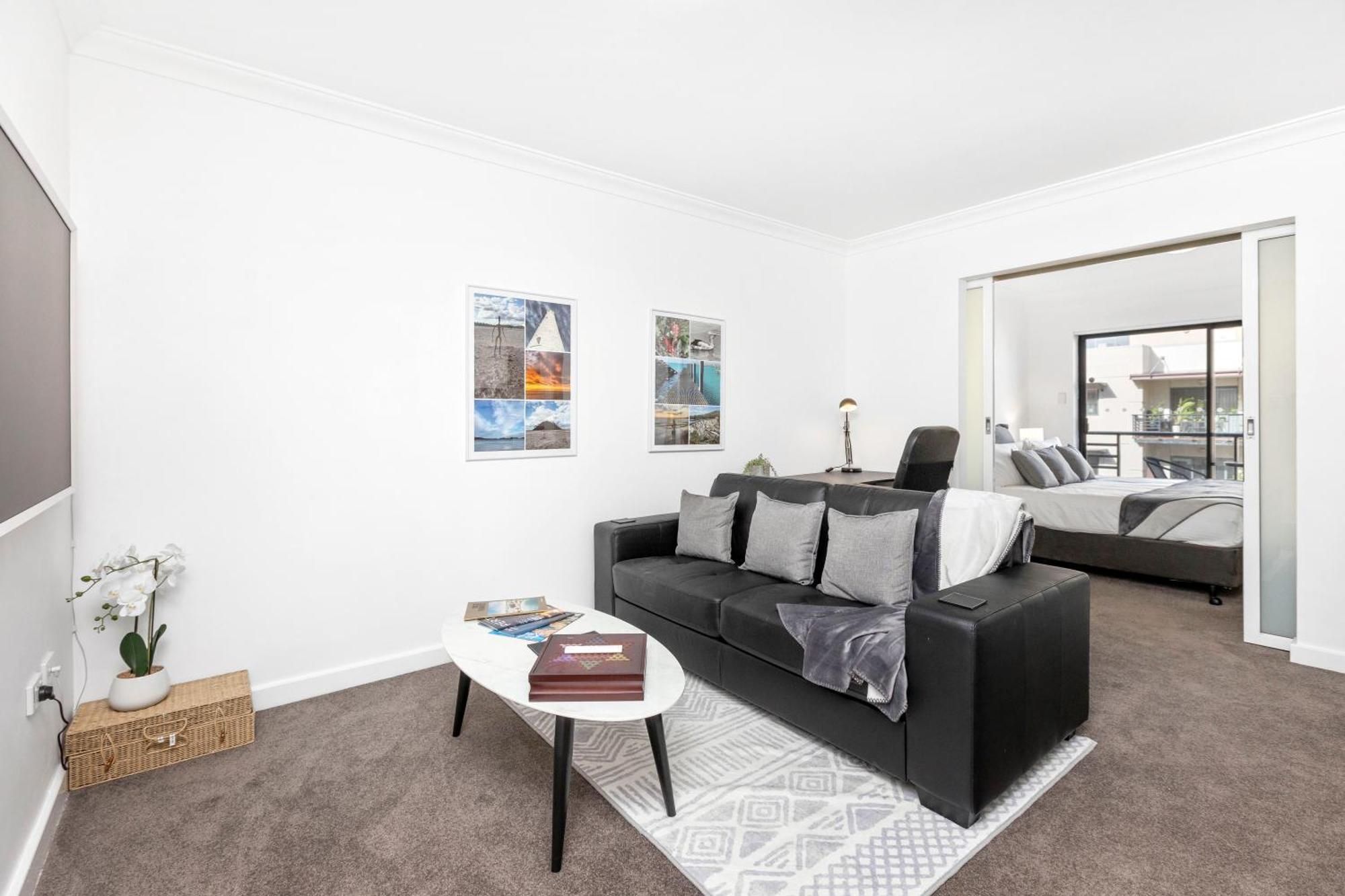 1br View Gem On Mounts Bay Road