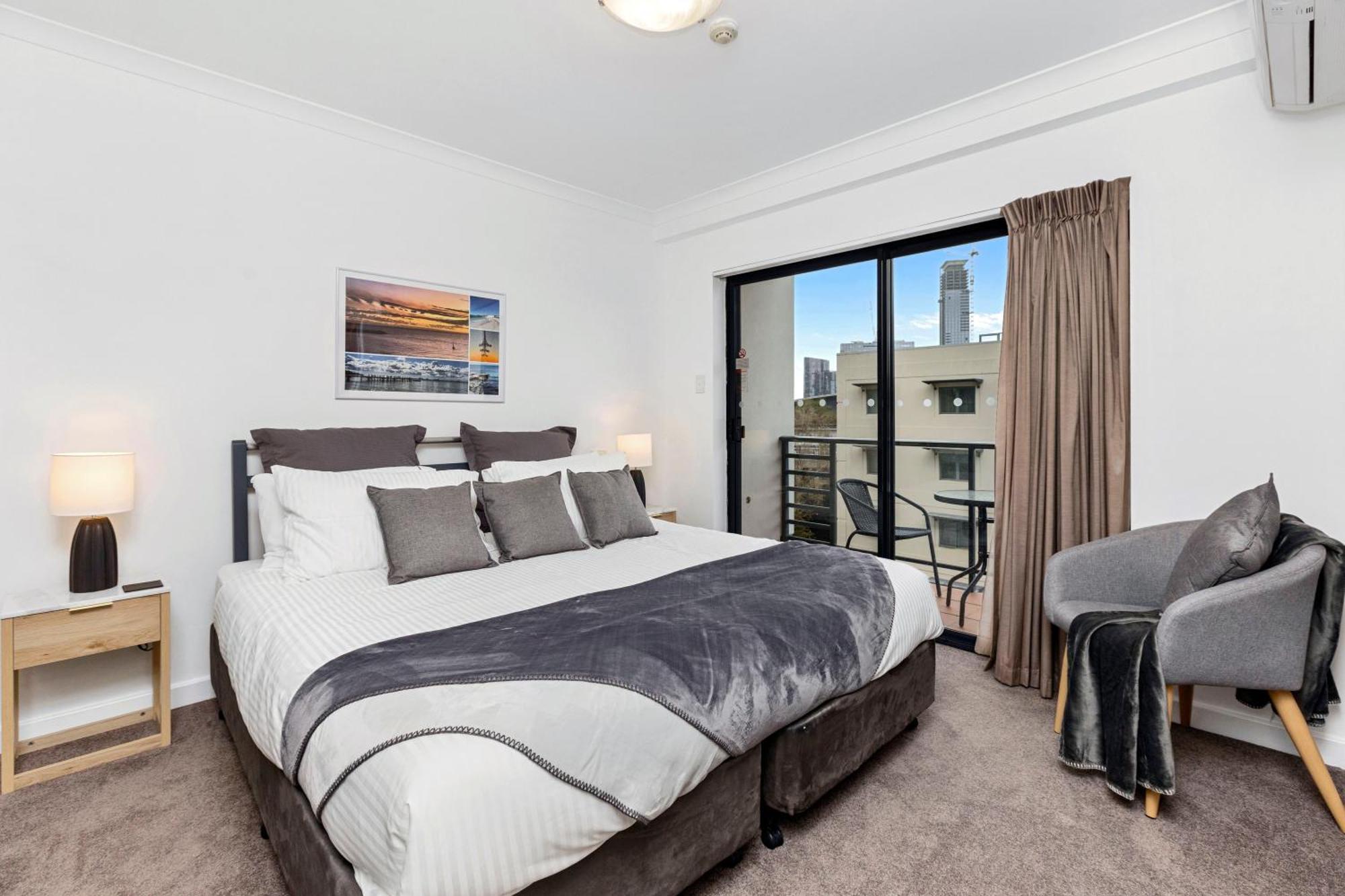 1br View Gem On Mounts Bay Road Apartment *