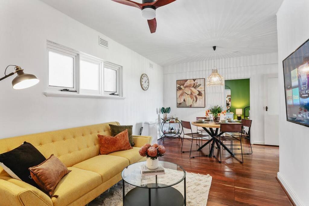Vintage 2br Cbd W/river View Apartment