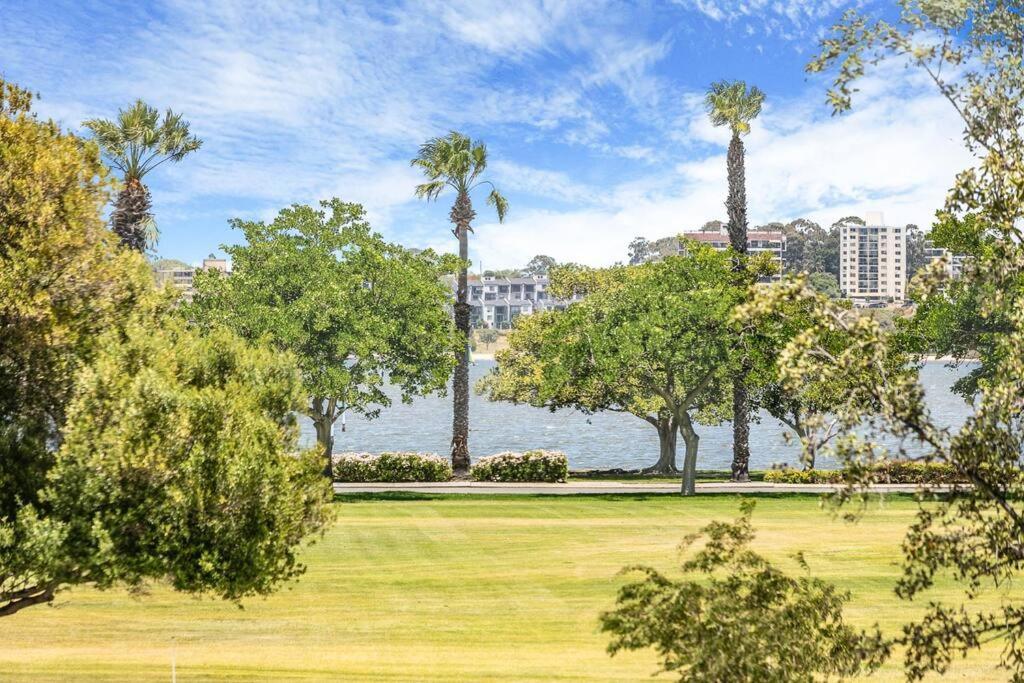 Vintage 2br Cbd W/river View *