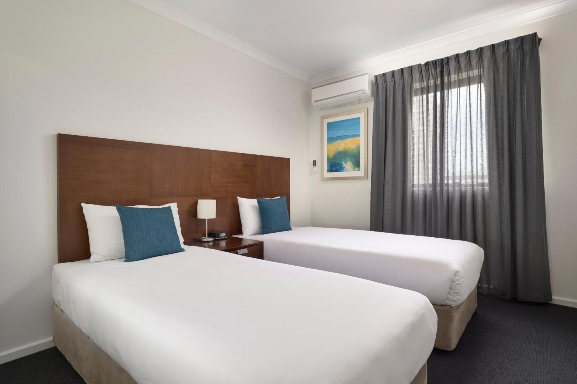 Aparthotel Quest West End 4*
