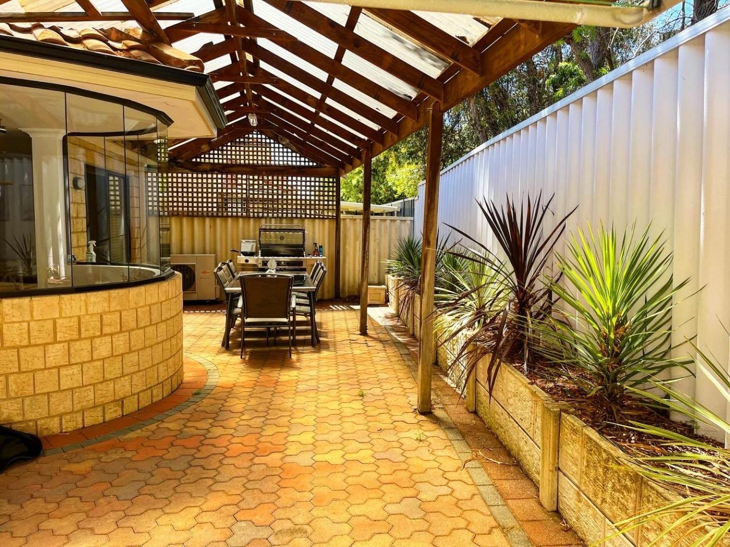 The Scarborough House - Walk To The Beach! * Perth