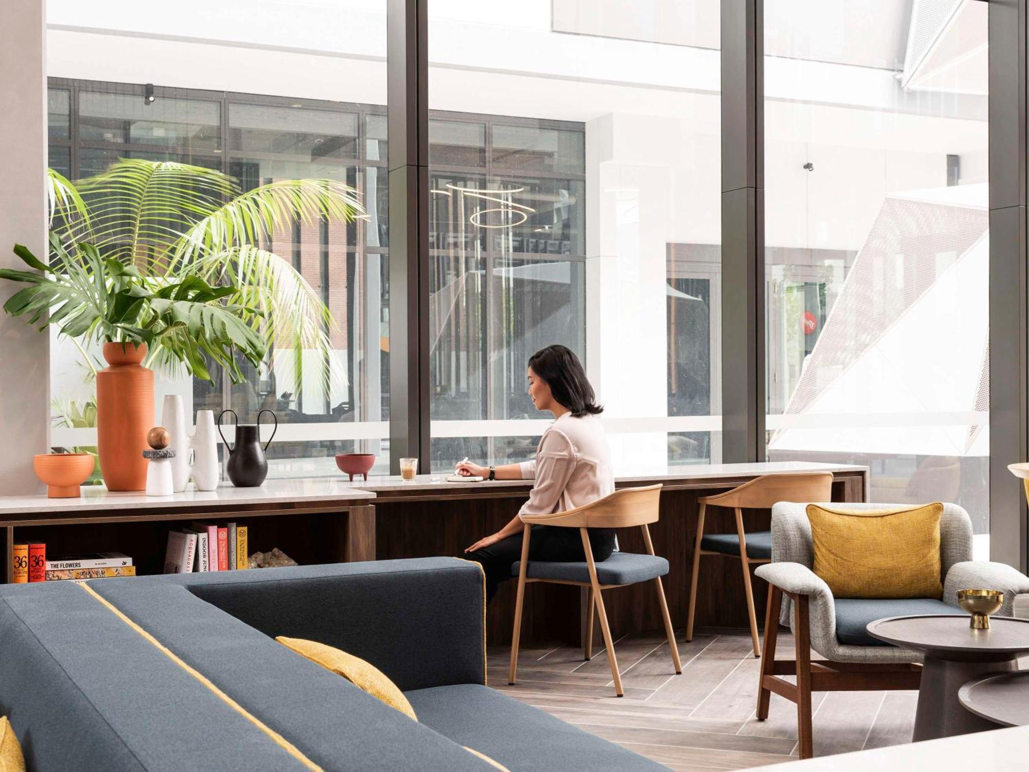 Novotel Murray Street Hotel 4*