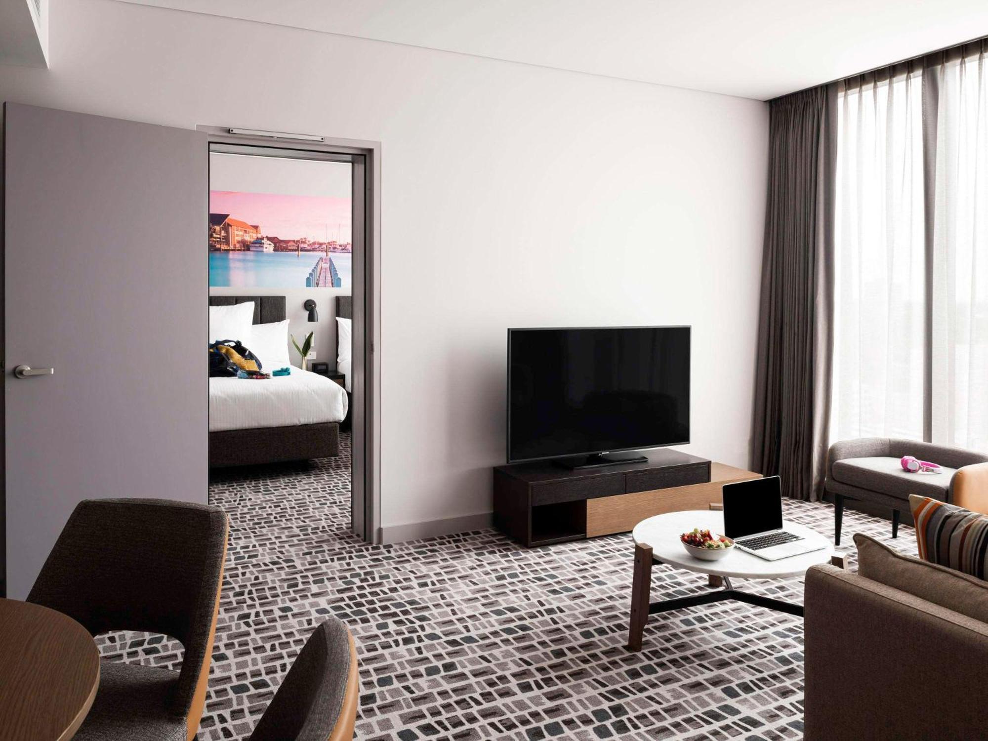Novotel Murray Street 4*