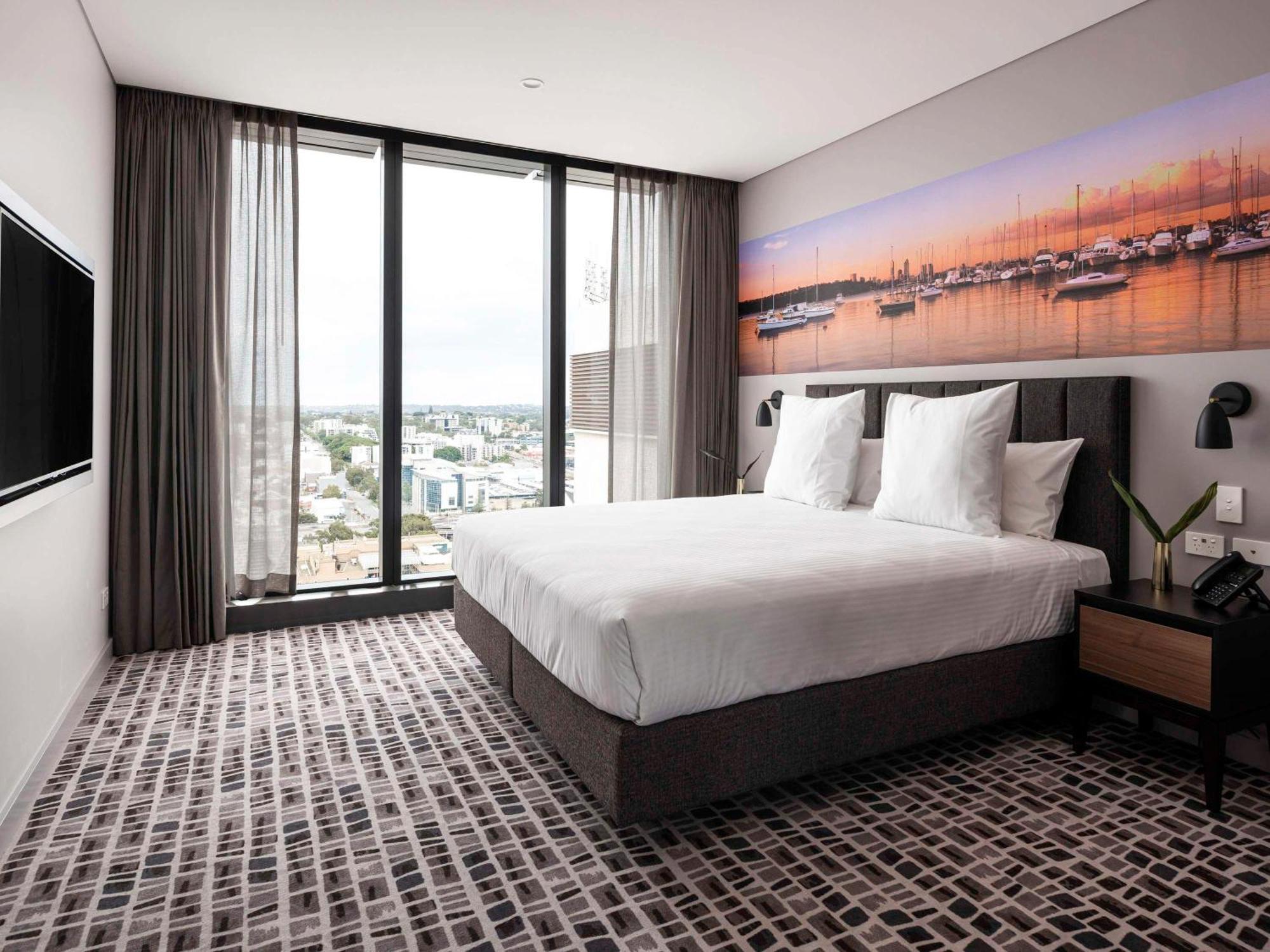 Novotel Murray Street Hotel 4*