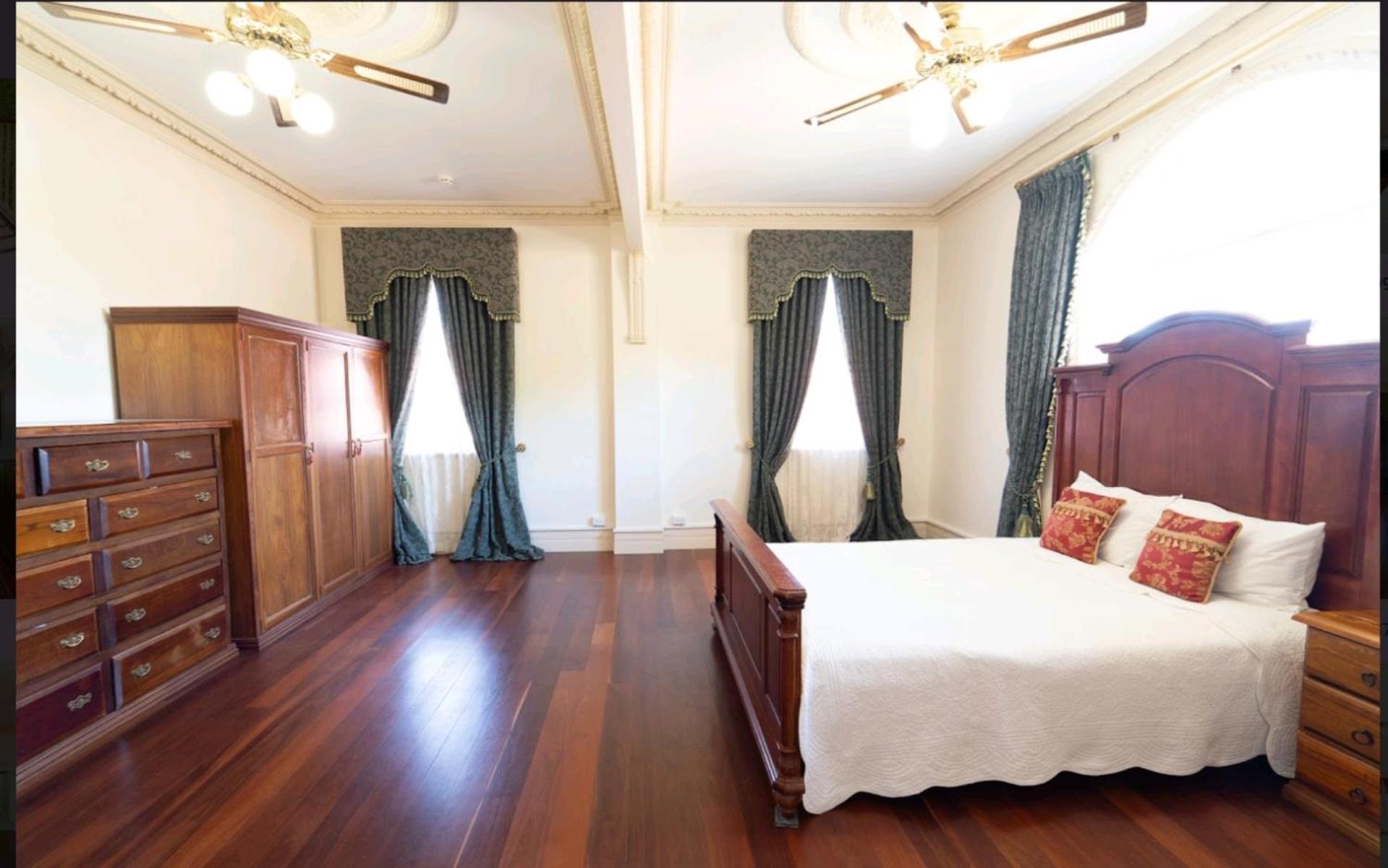 Heart Living-a Near New Federation Style House In The Heart Of