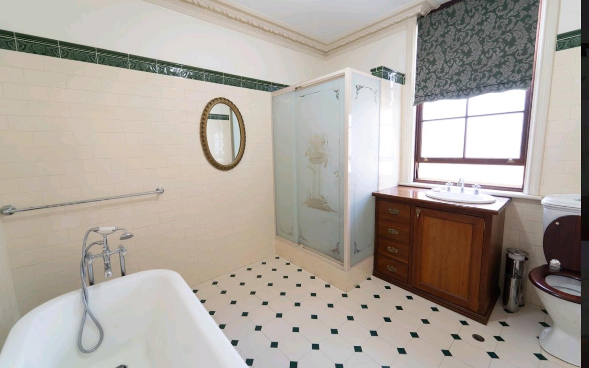 Heart Living-a Near New Federation Style House In The Heart Of * Perth