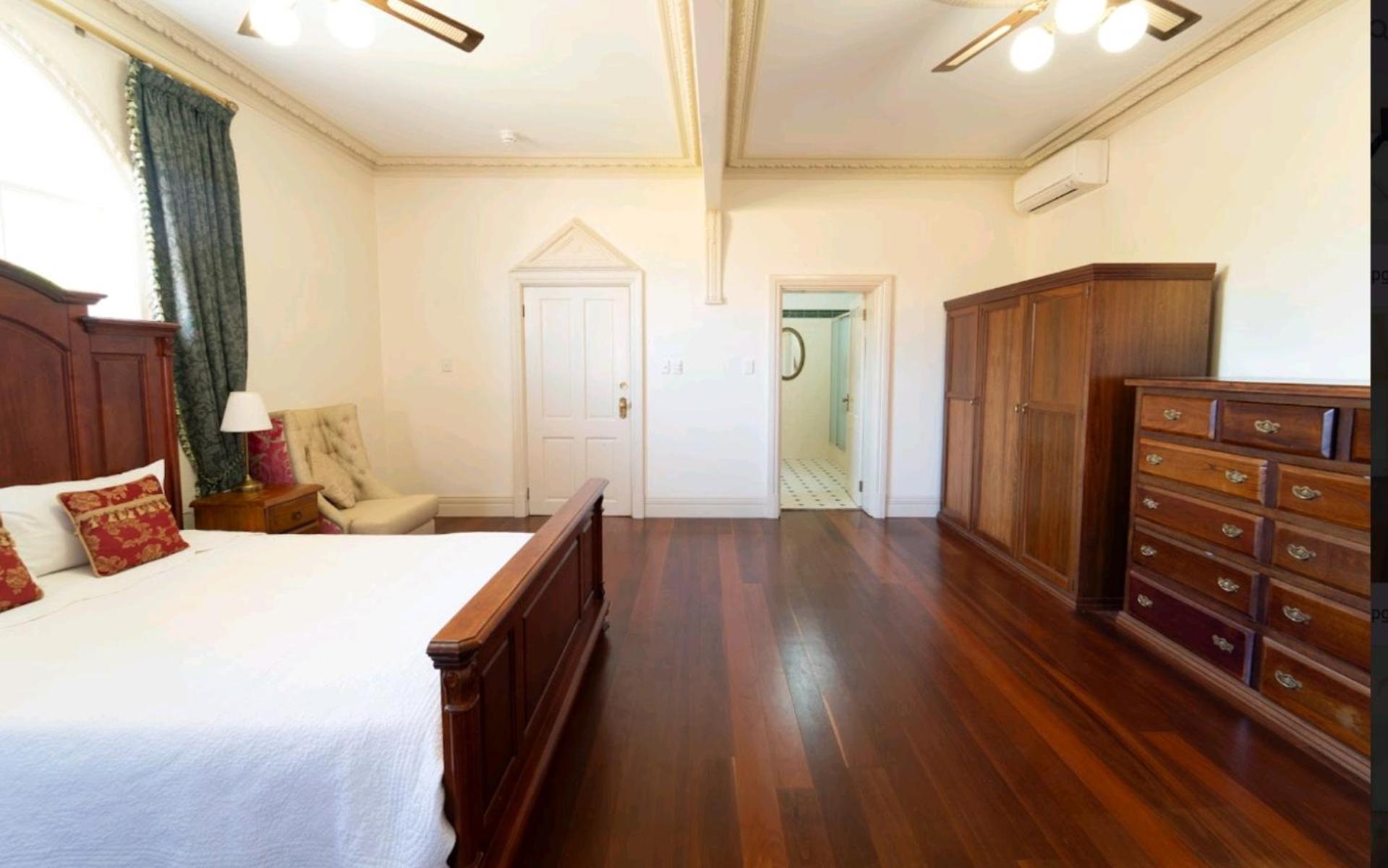 Guest house Heart Living-a Near New Federation Style House In The Heart Of *