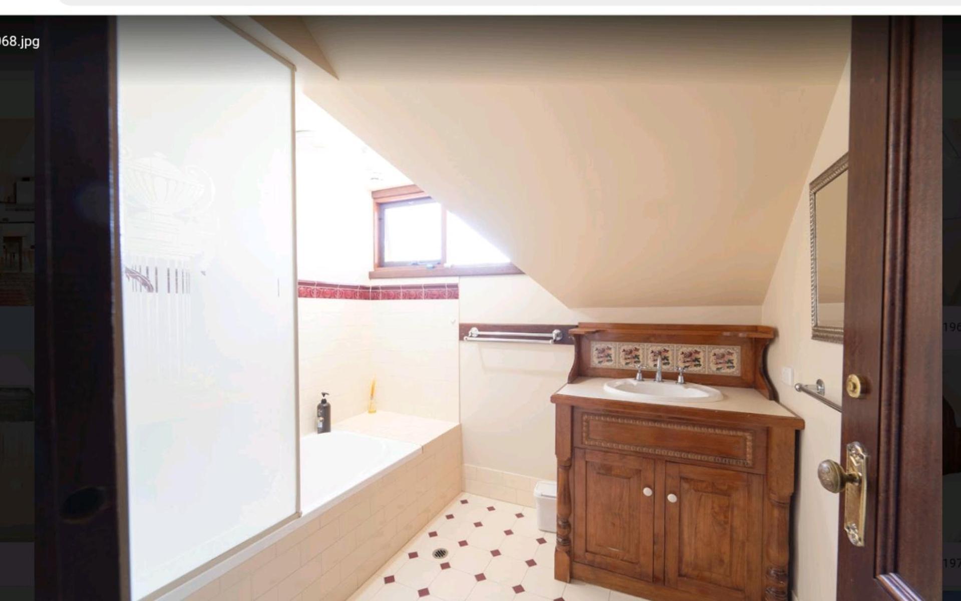 Heart Living-a Near New Federation Style House In The Heart Of Guest house Perth