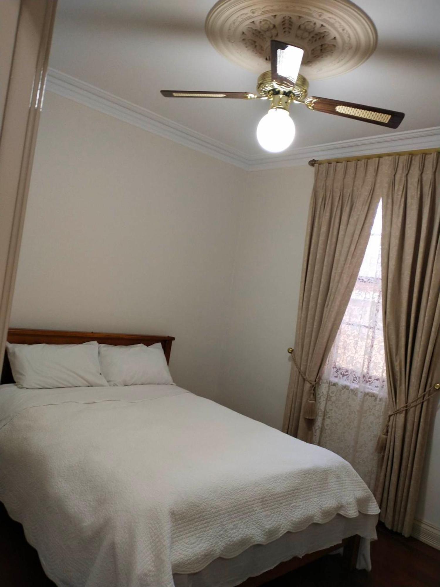 Heart Living-a Near New Federation Style House In The Heart Of Guest house Perth