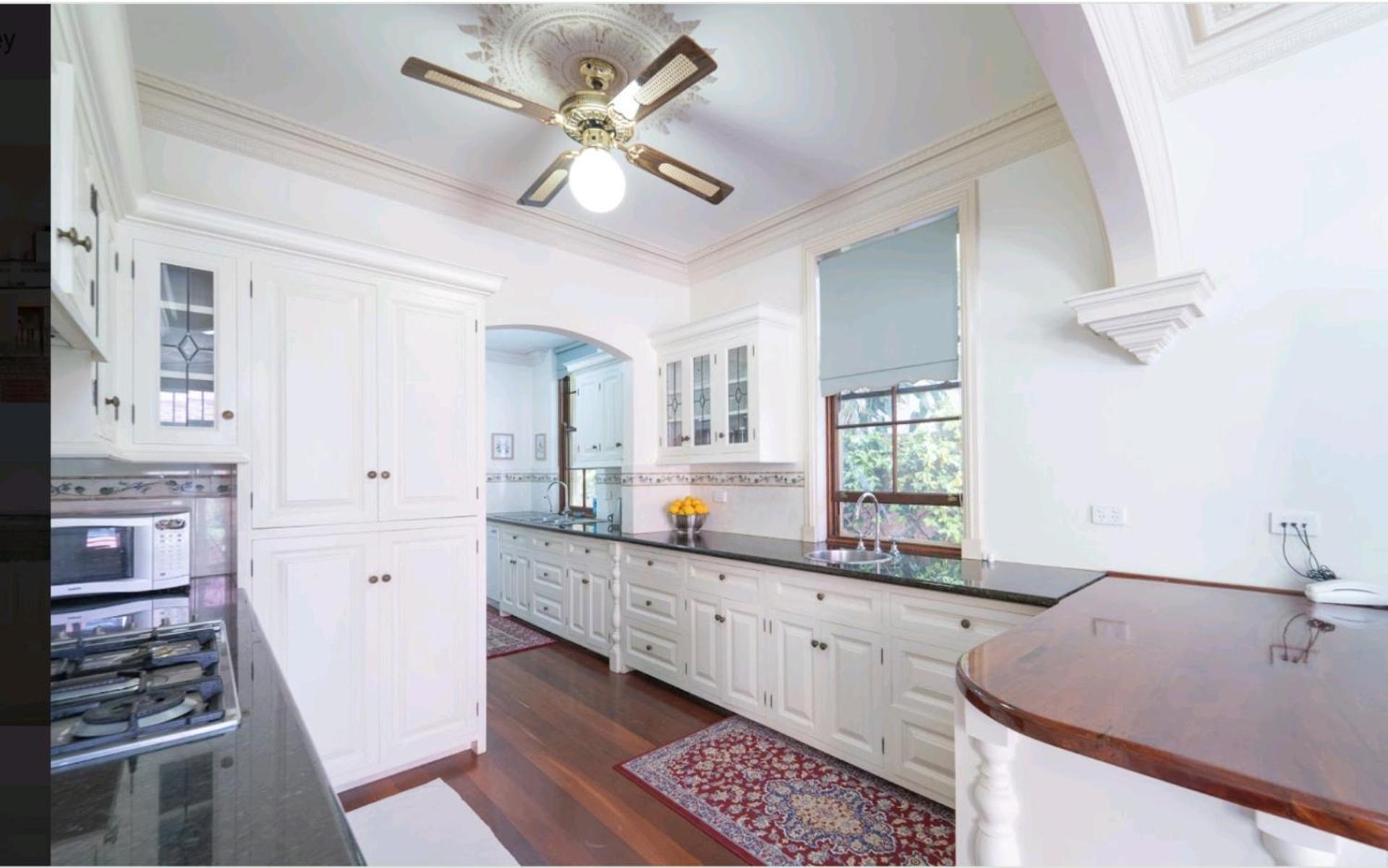 Heart Living-a Near New Federation Style House In The Heart Of * Perth