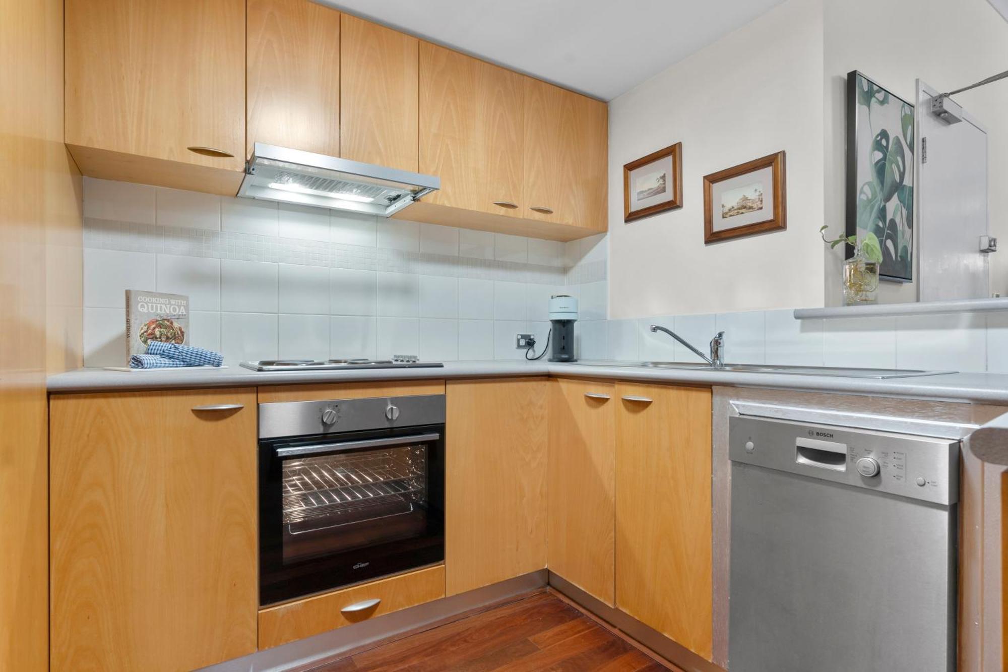 Riverside Panorama Spectacular Living Apartment Perth