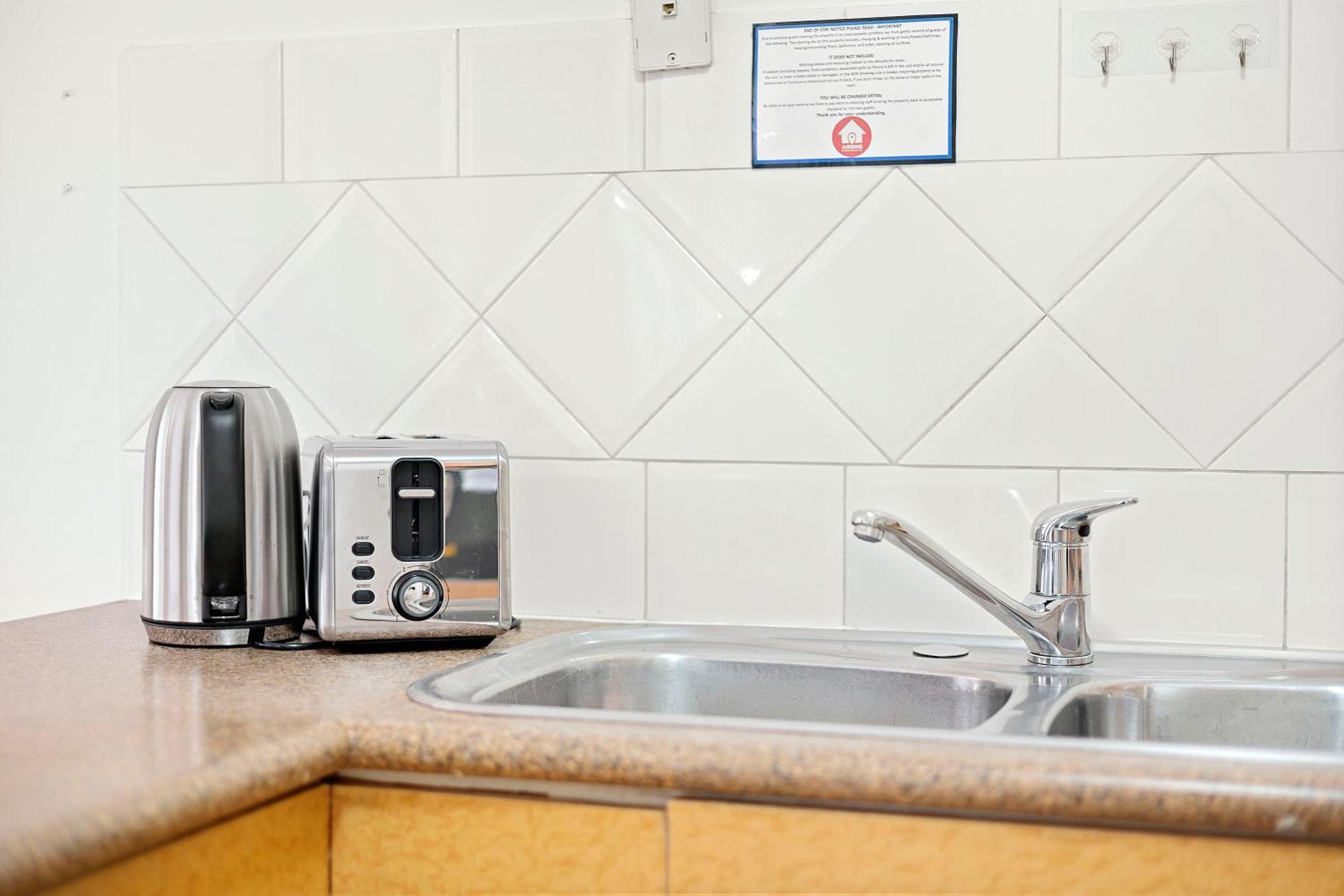 11 Secluded Shaw Family Innaloo Holiday home