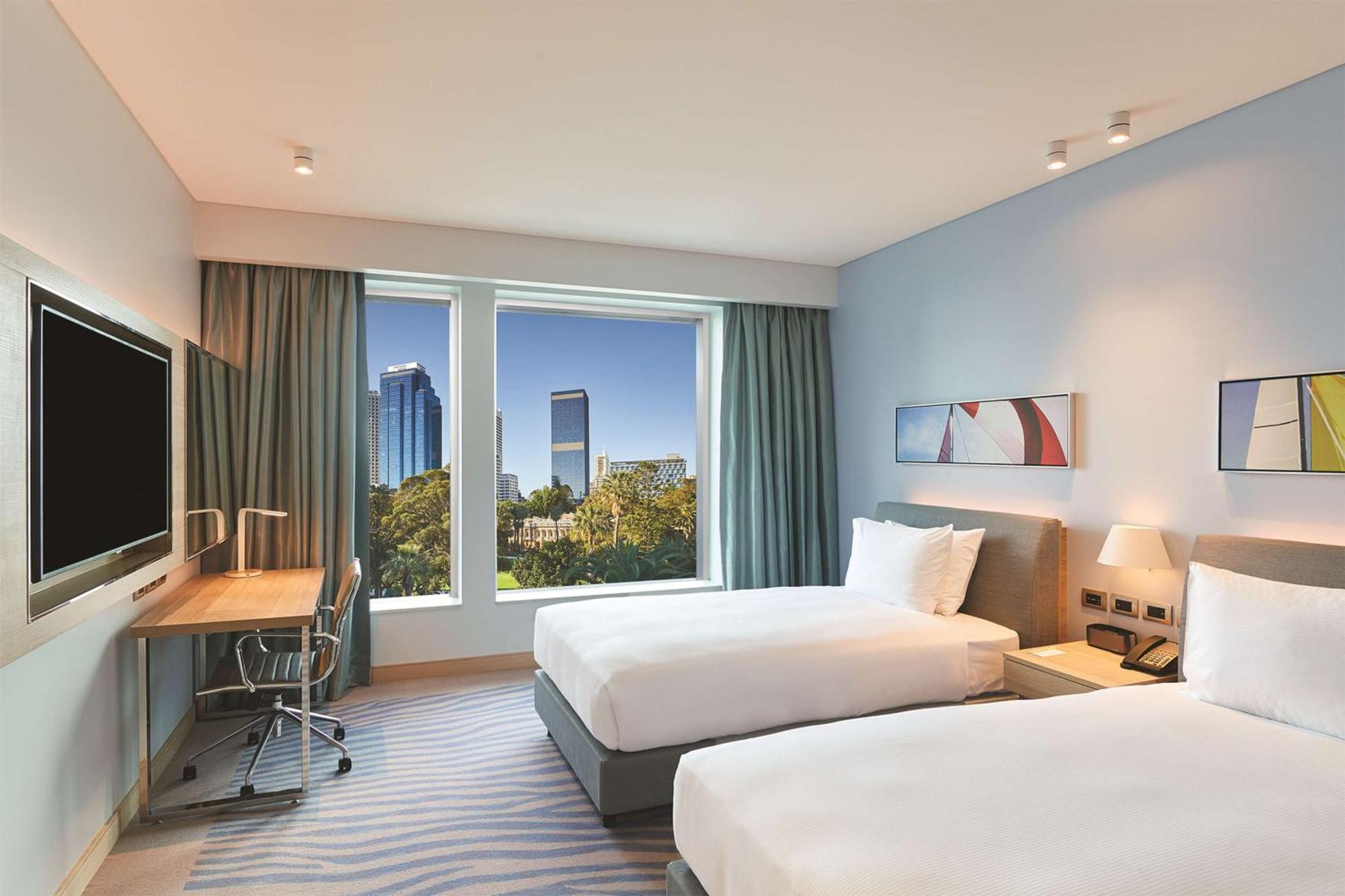 Hotel Doubletree By Hilton Waterfront 4*