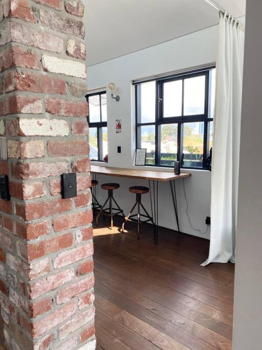 Apartment Chic Loft Style *
