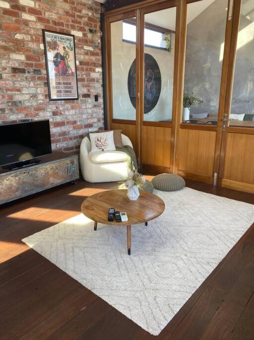 Apartment Chic Loft Style *