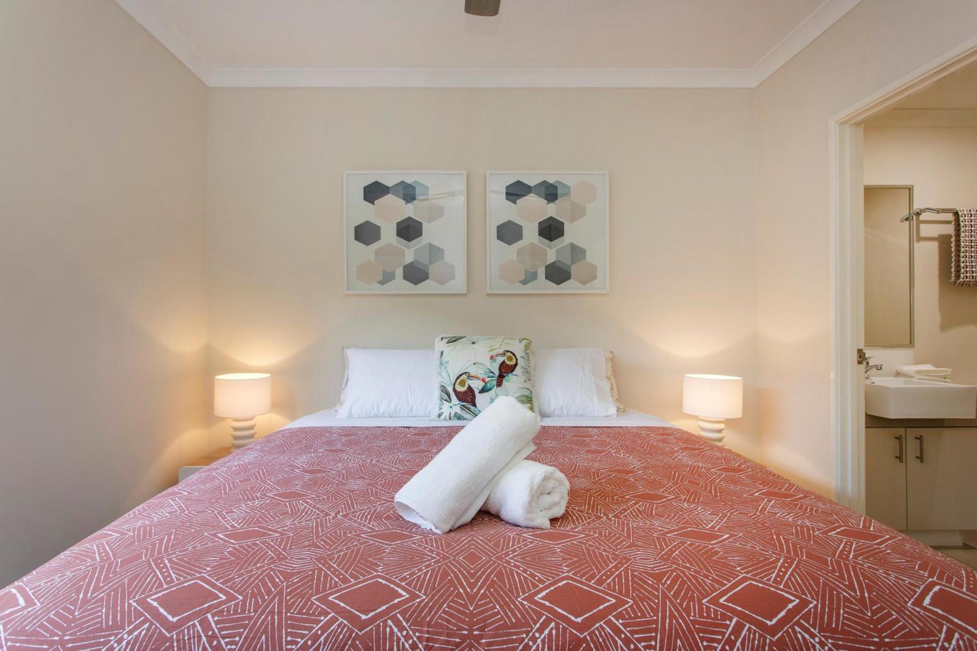 Casa Toucan - 2 Bedroom Close To The Airport Apartment