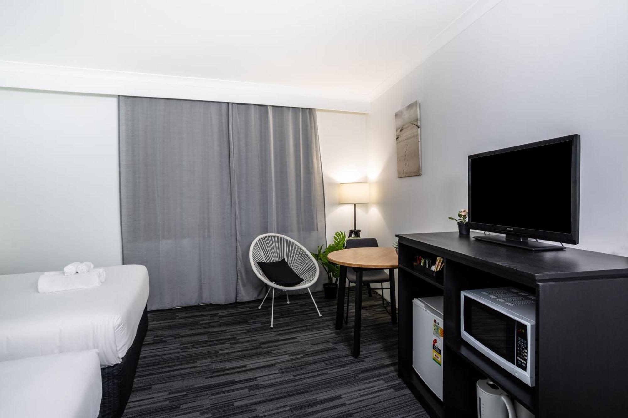Joondalup 3*