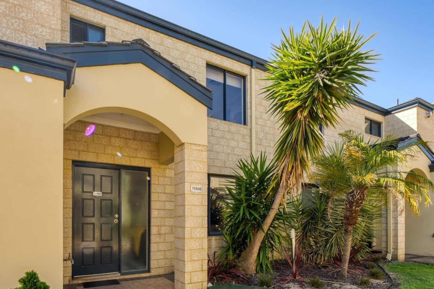 Belmont Comfort - And Light-filled Perth