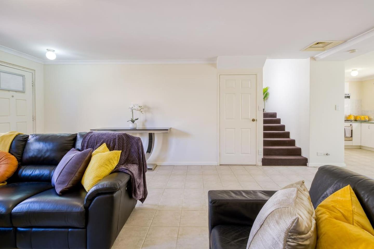 Belmont Comfort - And Light-filled Perth
