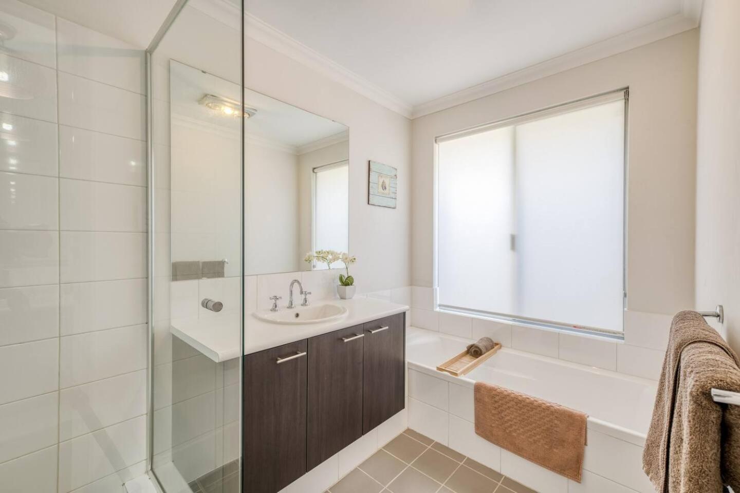 Rivervale Retreat - Spacious Family Living *