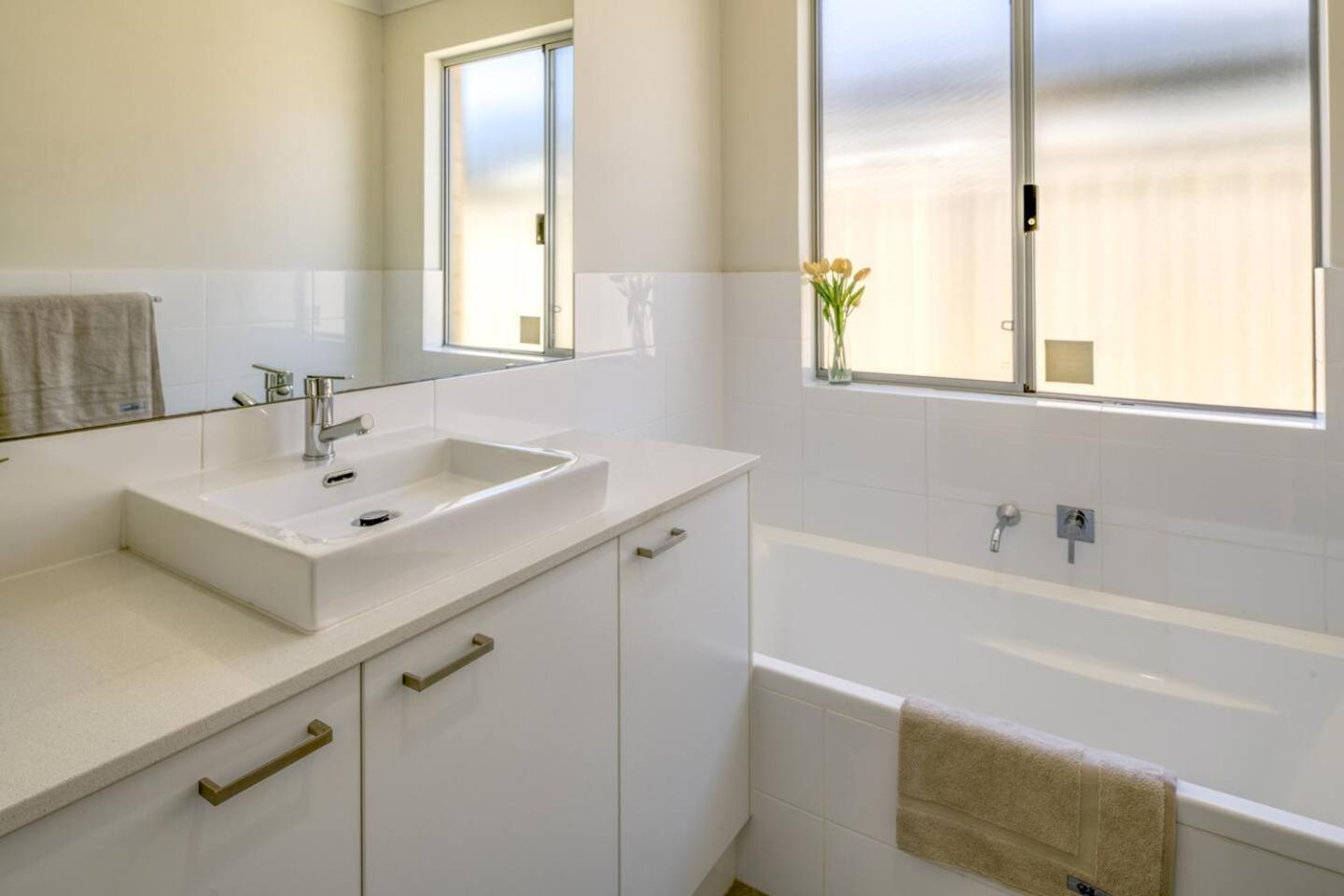 Vila Belmont Beauty - Relaxing Poolside For Families *