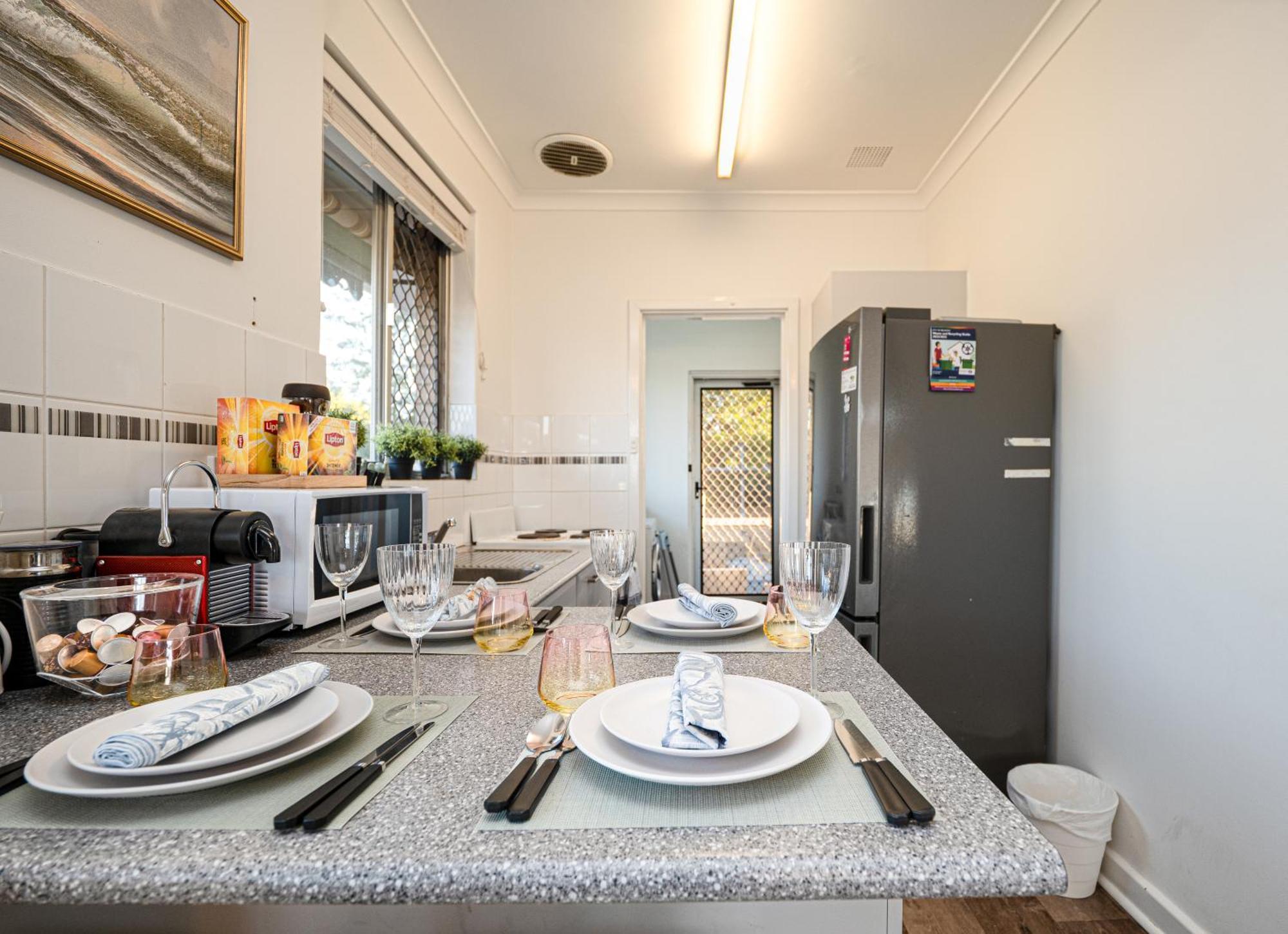Cozy 5 Bed House Nr Airport/dfo/casino Holiday home