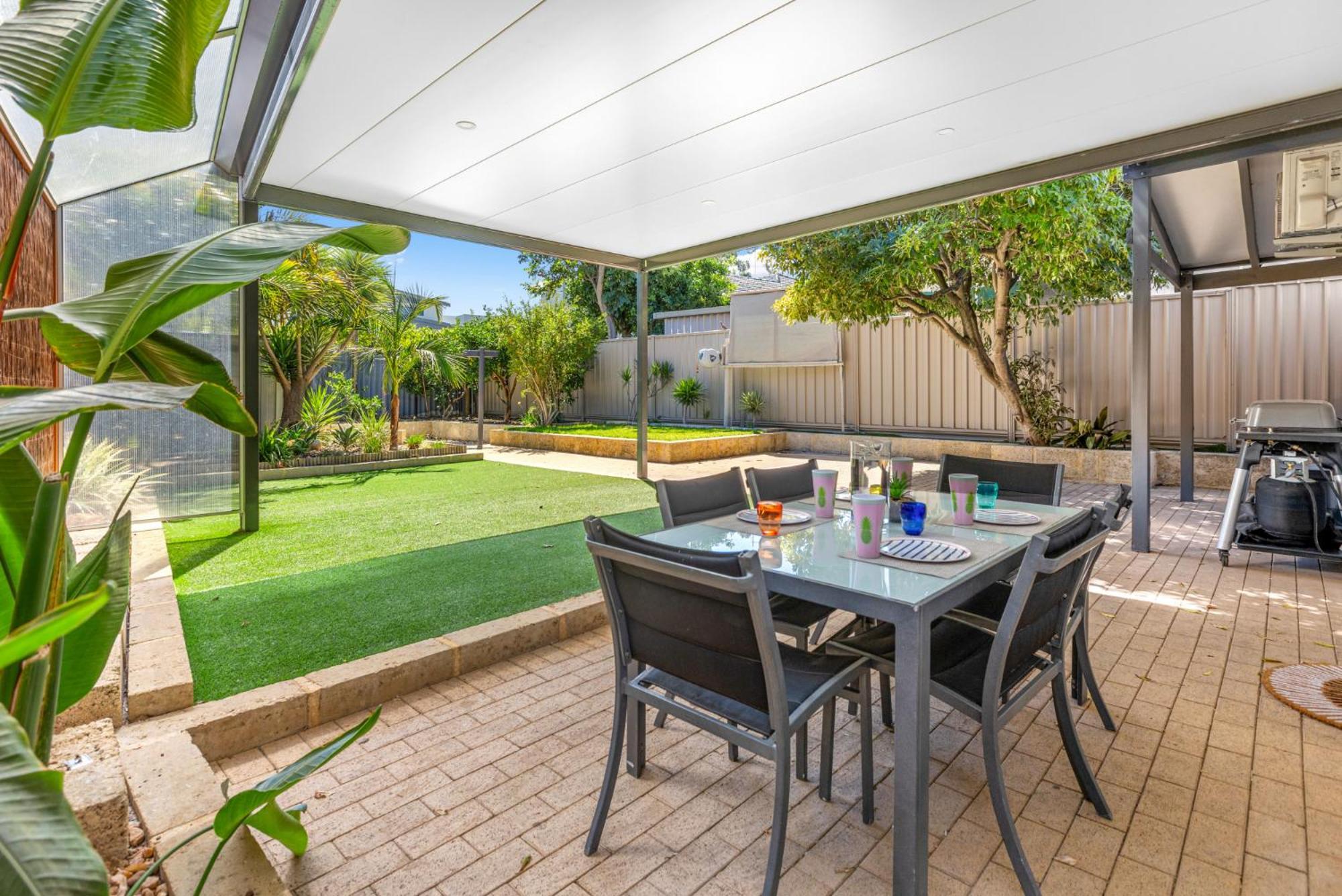 Maylands Coastal Vibes Holiday home *