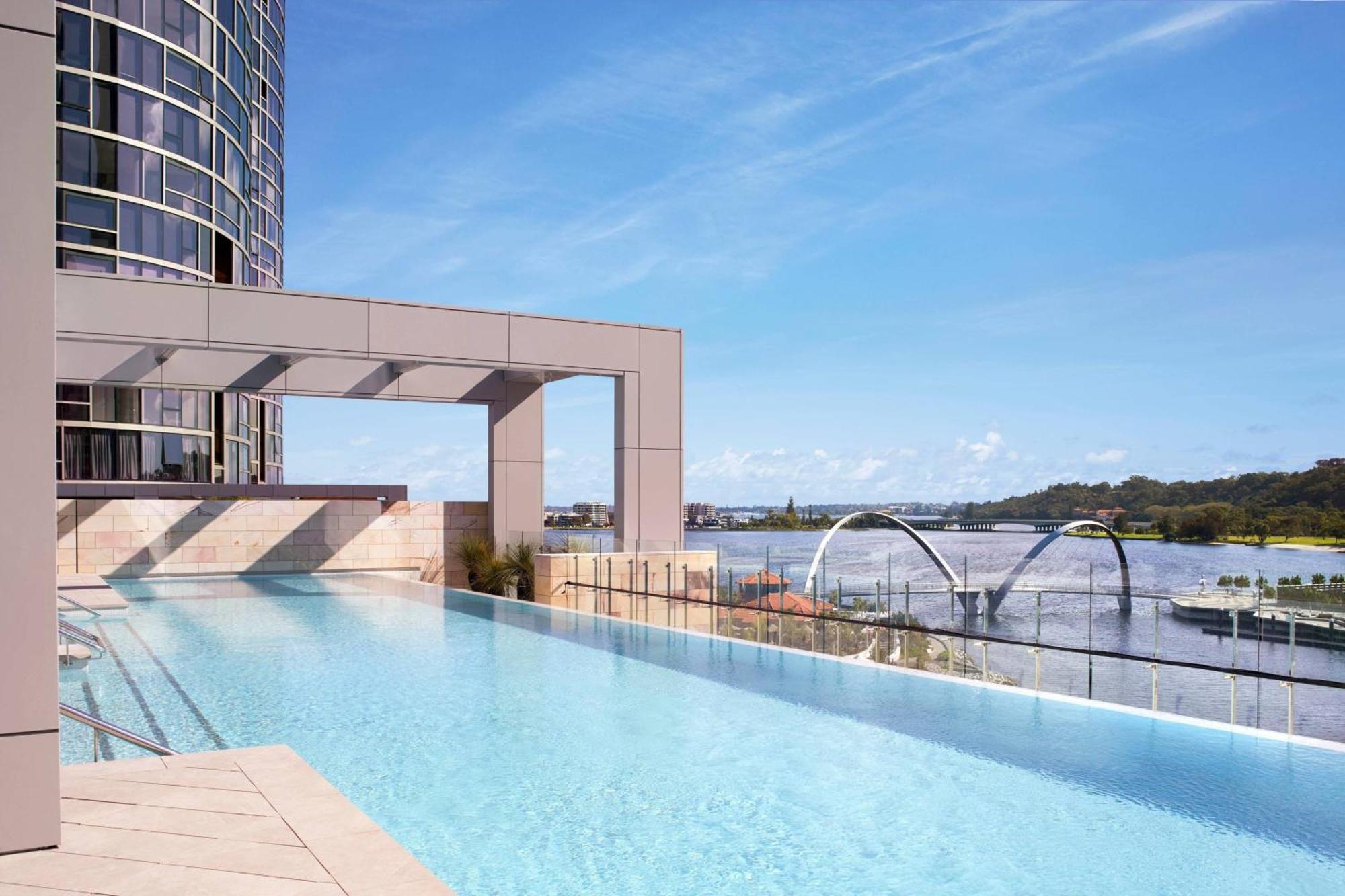 Hotel The Ritz-carlton, 5*